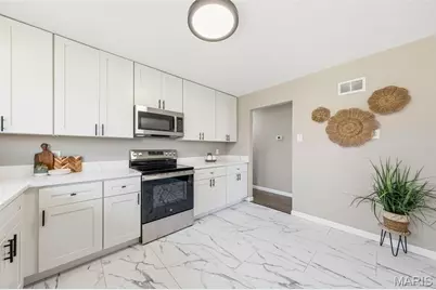 13035 Old Jamestown Road, Black Jack, MO 63033 - Photo 12