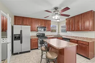 210 Prairie Lake Dr, Wentzville, MO 63385 - Photo 4