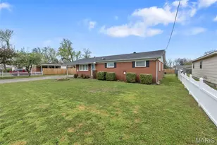 215 Missouri Ave, Sikeston, MO 63801 - Photo 2