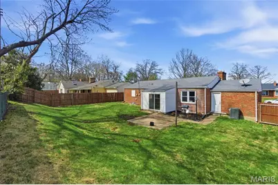 7742 Burr Oak Lane, University City, MO 63130 - Photo 32