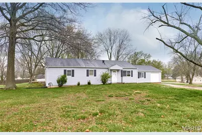 120 Highview Drive, Ballwin, MO 63011 - Photo 2