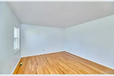 815 Montmartre Court, Saint Louis, MO 63141 - Photo 6