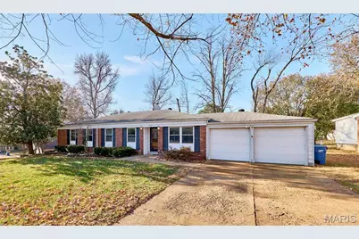 815 Montmartre Court, Saint Louis, MO 63141 - Photo 2