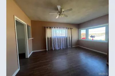 19 Shumate Avenue, Saint Ann, MO 63043 - Photo 2