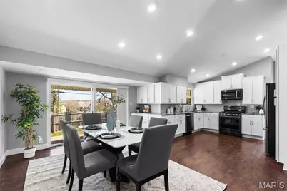 21 Graeler Drive, Saint Louis, MO 63146 - Photo 8