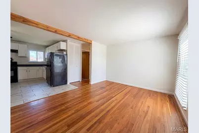 2243 Bolton Street, Saint Charles, MO 63301 - Photo 6