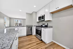 2643 Bonniebrook Dr, Maryland Heights, MO 63043 - Photo 12