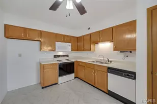 35 Berview Cir, Saint Louis, MO 63129 - Photo 8