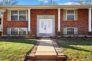 821 Courtland Pl, Manchester, MO 63021 - Photo 2