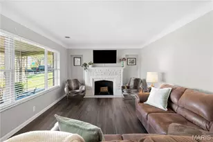 6527 Gramond Dr, Saint Louis, MO 63123 - Photo 2