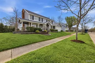 15852 Cedarmill Dr, Chesterfield, MO 63017 - Photo 2