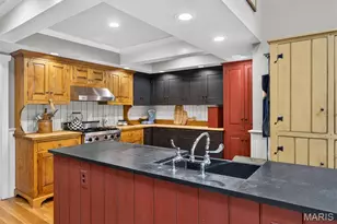 13595 Featherstone Dr, Town and Country, MO 63131 - Photo 6