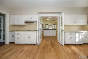 77 Aberdeen Pl, Clayton, MO 63105 - Photo 10