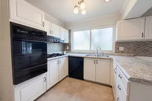 3325 Steed Dr, Florissant, MO 63033 - Photo 2