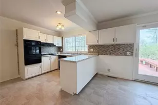 3325 Steed Dr, Florissant, MO 63033 - Photo 8