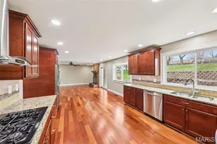 5421 Regalway Dr, Mehlville, MO 63129 - Photo 8