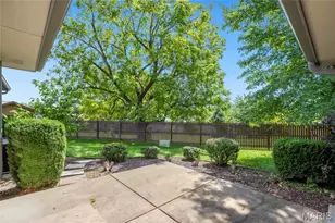 13 Village Dr W, Saint Charles, MO 63303 - Photo 34