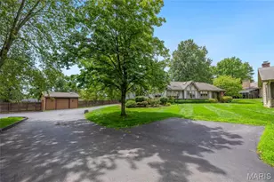 13 Village Dr W, Saint Charles, MO 63303 - Photo 36