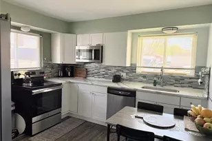 9907 Erie Dr, Saint Louis, MO 63125 - Photo 6