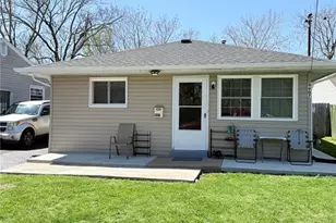 9907 Erie Dr, Saint Louis, MO 63125 - Photo 2