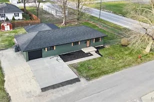 905 W Maple St, Bowling Green, MO 63334 - Photo 4