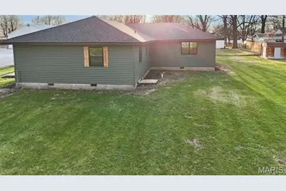 905 W Maple Street, Bowling Green, MO 63334 - Photo 2