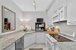 816 S Hanley Rd, Clayton, MO 63105 - Photo 16