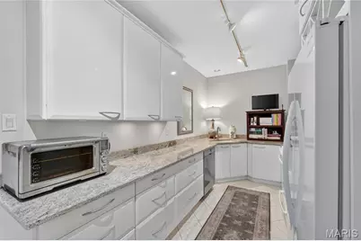 816 S Hanley Road #9C, Clayton, MO 63105 - Photo 14