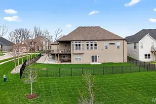 408 Hamlet Ct, Lake Saint Louis, MO 63367 - Photo 4