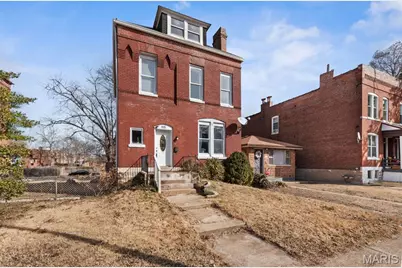915 Bates Street, Saint Louis, MO 63111 - Photo 2
