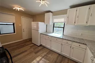 2390 Teakwood Manor Dr, Florissant, MO 63031 - Photo 12