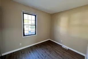 2390 Teakwood Manor Dr, Florissant, MO 63031 - Photo 18