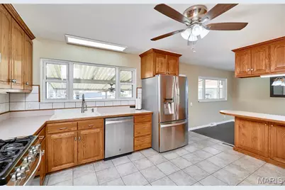 10515 Copperfield Drive, Affton, MO 63123 - Photo 18