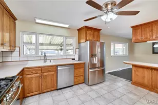 10515 Copperfield Dr, Affton, MO 63123 - Photo 18