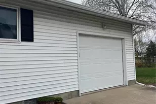 811 S Ct, Bowling Green, MO 63334 - Photo 4