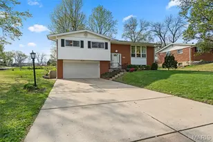 5100 Caribee Dr, Saint Louis, MO 63128 - Photo 2
