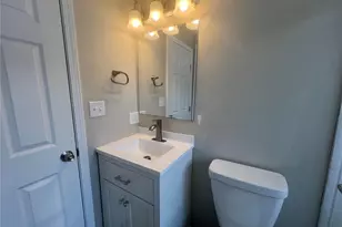 1135 Wilshire Ave, University City, MO 63130 - Photo 10