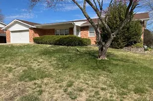 724 Clarence Dr, Saint Charles, MO 63301 - Photo 2