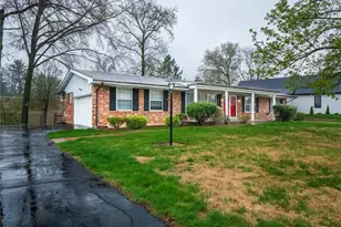 10636 Roanna Ln, Saint Louis, MO 63128 - Photo 2