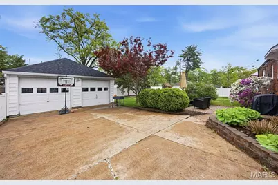 227 W Old Watson, Saint Louis, MO 63119 - Photo 2