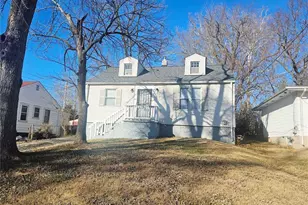 491 Adrian Dr, Saint Louis, MO 63137 - Photo 2