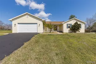 13113 Lakewood Dr, Saint Genevieve, MO 63670 - Photo 1