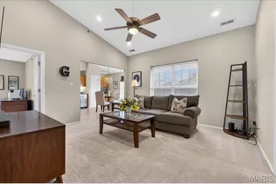 11087 Gravois Road #303, Saint Louis, MO 63126 - Photo 2