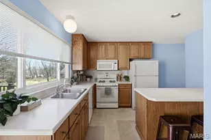 2166 Pheasant Run Dr, Saint Louis, MO 63043 - Photo 12