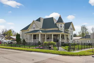 303 Dorothy St, Sikeston, MO 63801 - Photo 2