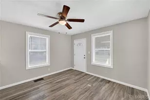 2219 Wengler Ave, Saint Louis, MO 63114 - Photo 6