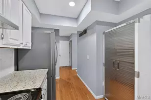 2039 Kentmore Ln, Chesterfield, MO 63017 - Photo 8