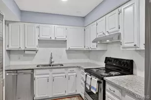2039 Kentmore Ln, Chesterfield, MO 63017 - Photo 6
