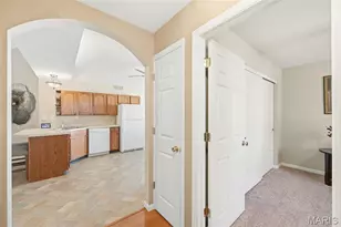 5 Quiet Meadow Ct, Saint Peters, MO 63376 - Photo 2