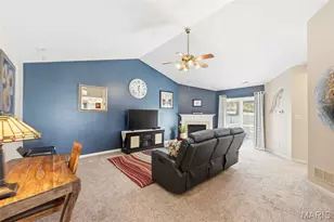 5 Quiet Meadow Ct, Saint Peters, MO 63376 - Photo 8